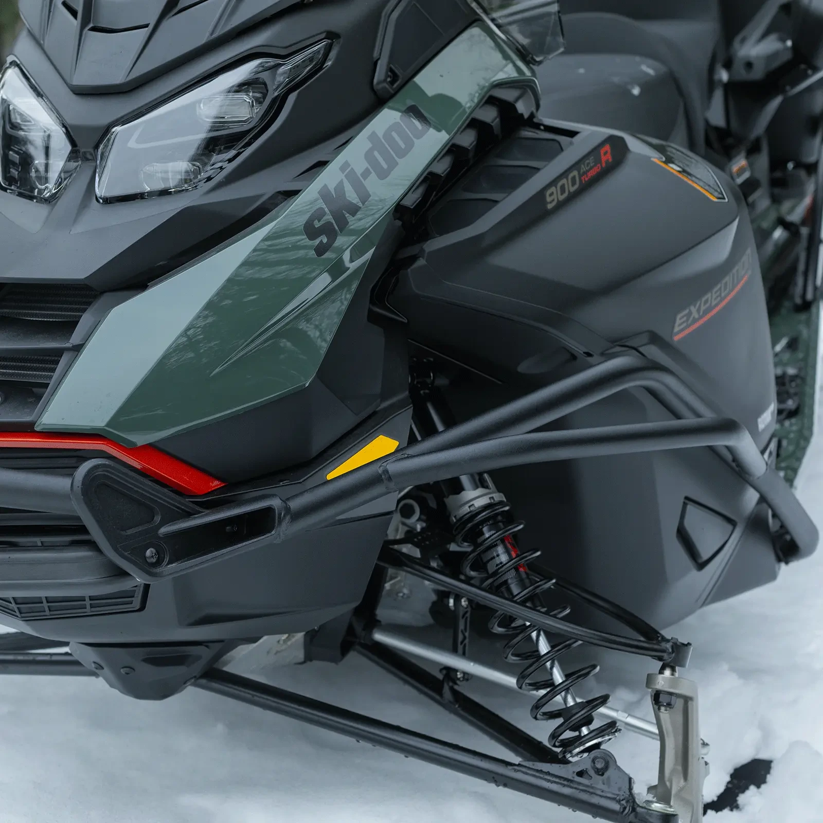 BRP 860202640 — бампер на Ski-Doo Expedition